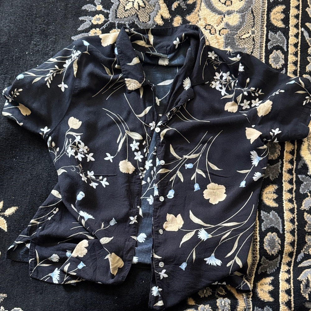 Notations Black Short-Sleeve Floral Button-Down Shirt